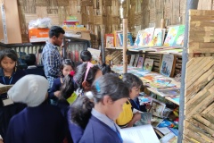 Children-Browsing-books-in-inauguration